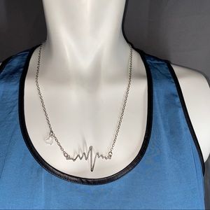 🔥 4 for $20 Heartbeat Necklace
